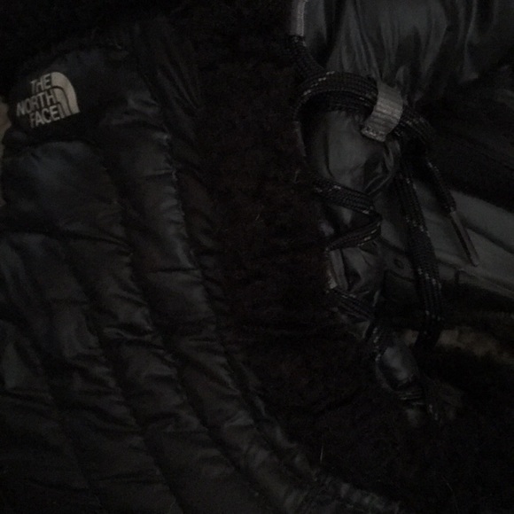 Nice North Face boots! - Picture 4 of 4